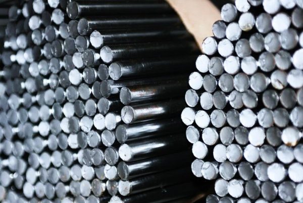 Горячекатанные стальные круги: особенности, преимущества и области применения