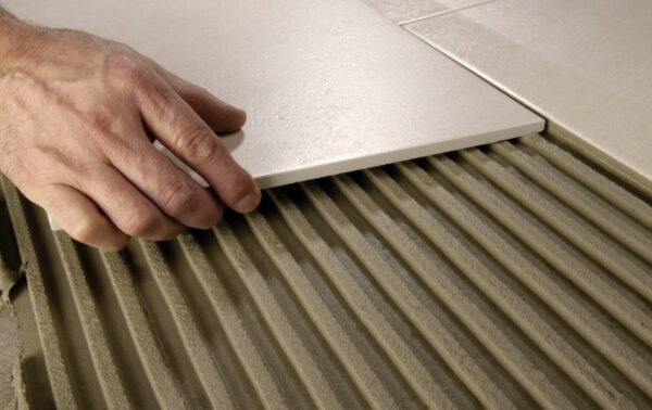 Как определить расход клея при укладке плитки